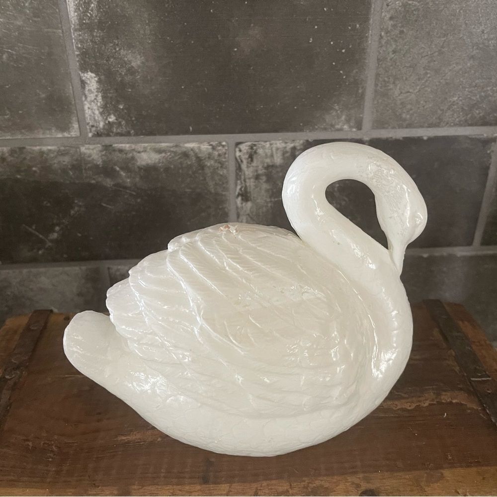 Large Swan Candle never been burned - Picture 3 of 7